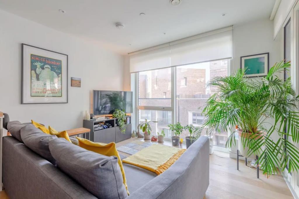 Superb 1 Bedroom Apartment 3Mins From Tube Station 런던 외부 사진