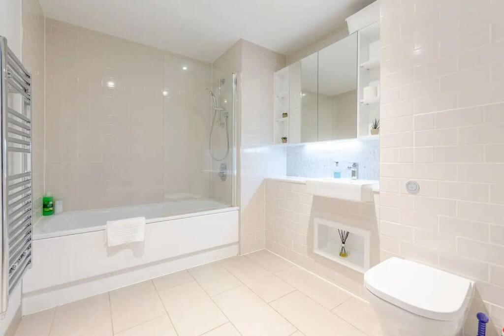 Superb 1 Bedroom Apartment 3Mins From Tube Station 런던 외부 사진